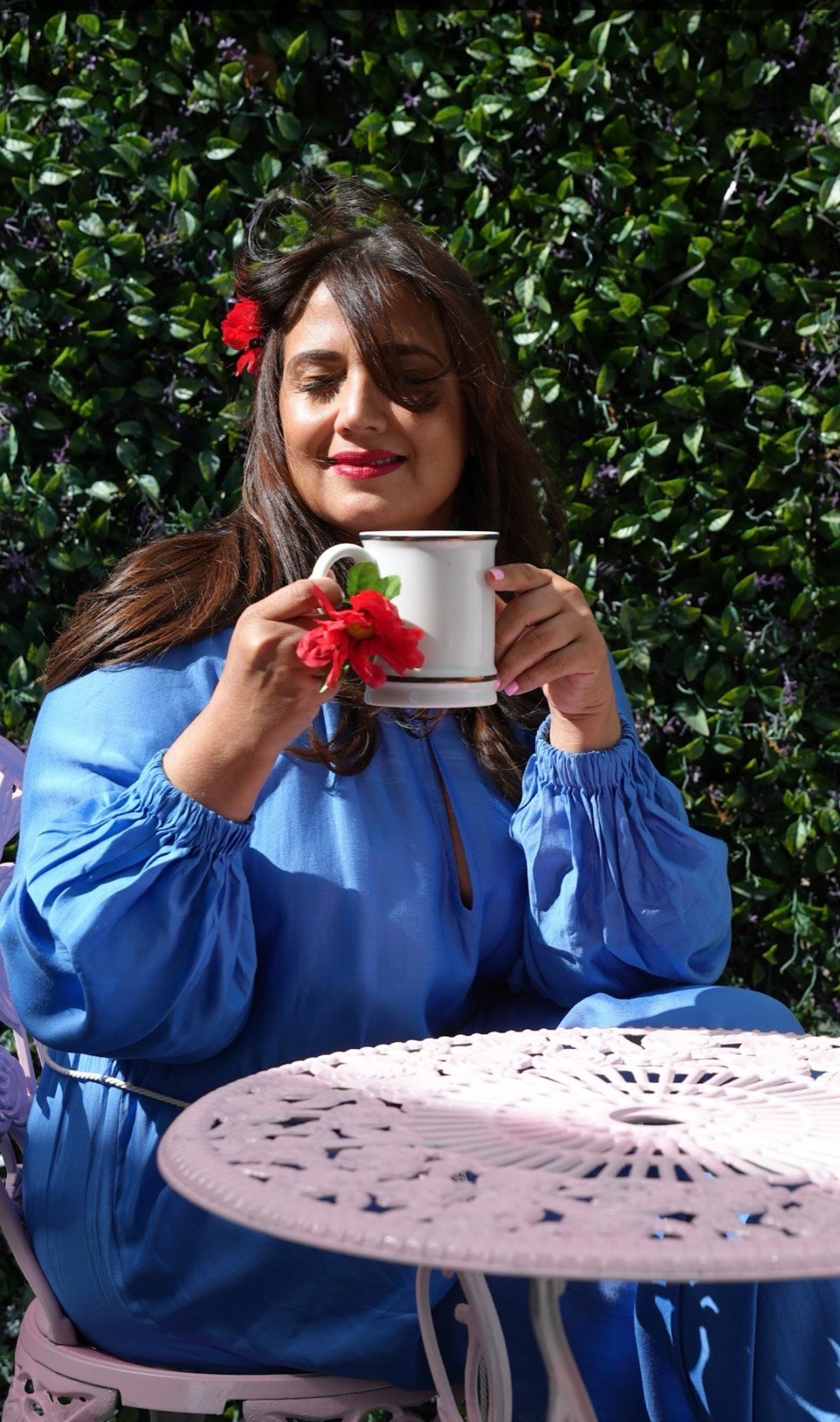 Lifestyle model with coffee